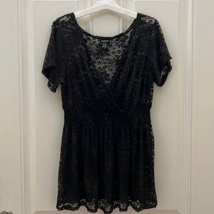Torrid black V neck lace short sleeve top
